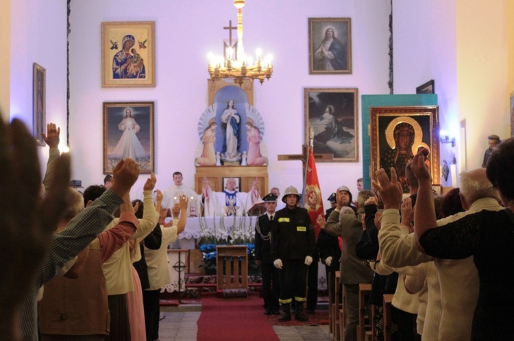 Powitanie ikony MB Częstochowskiej w Korabiewicach