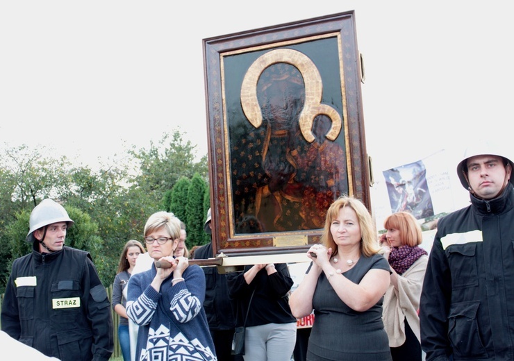 Powitanie ikony MB Częstochowskiej w Korabiewicach