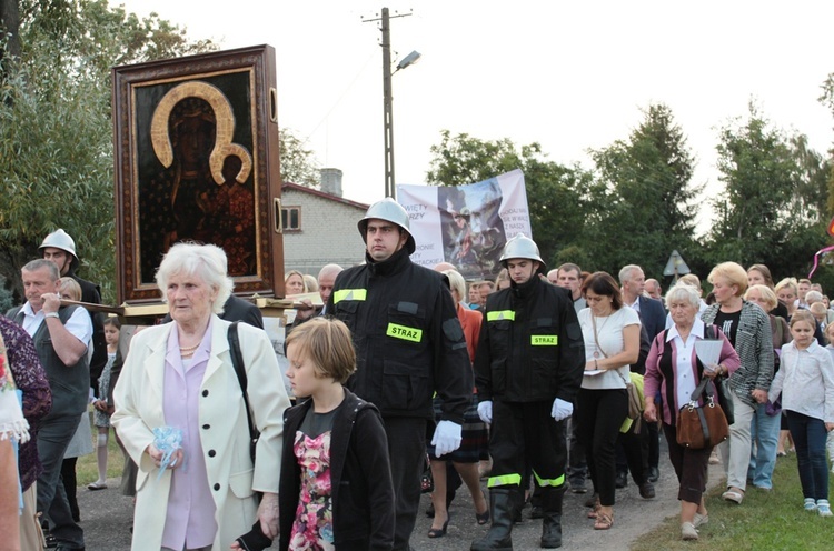 Powitanie ikony MB Częstochowskiej w Korabiewicach