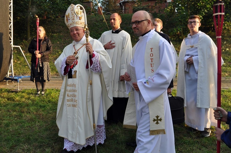 Diecezjalna pielgrzymka młodzieży do Rostkowa