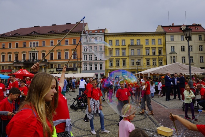 Kromka Chleba 2016