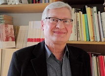 Prof. Andrzej Gąsiorowski jest autorem wielu opracowań z historii najnowszej, m.in. książki „Polska Podziemna  na Pomorzu 1939–1945”.