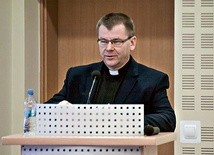 Ks. prof. Mirosław Sitarz z KUL mówił o historii, zasadach i znaczeniu synodu diecezjalnego.