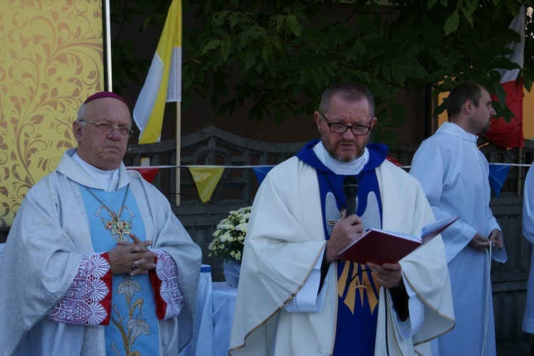 Powitanie MB Częstochowskiej w parafii św. o. Pio w Mszczonowie