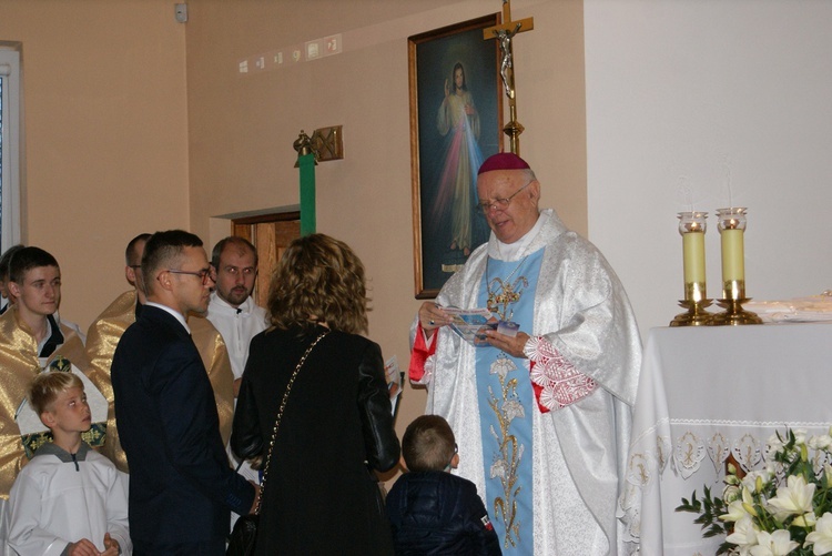 Powitanie MB Częstochowskiej w parafii św. o. Pio w Mszczonowie