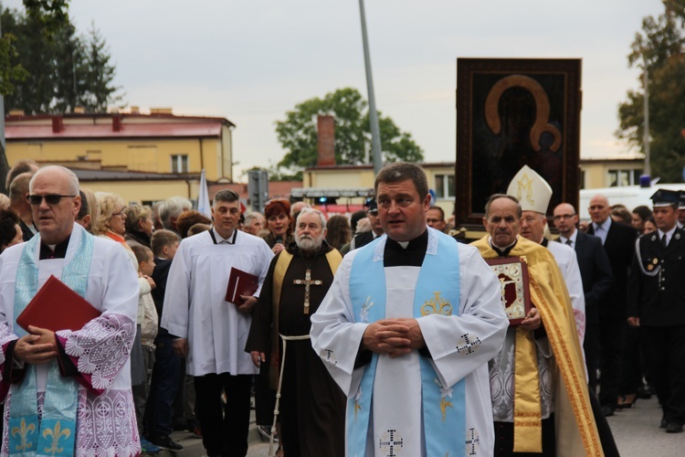 Powitanie ikony MB Częstochowskiej w Radziejowicach