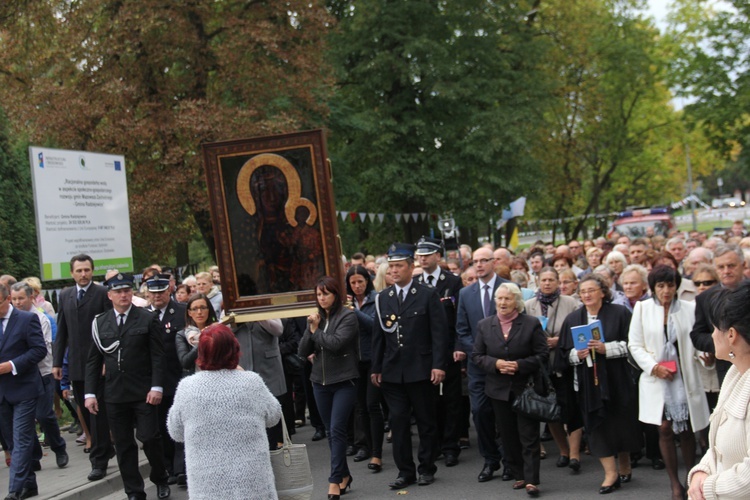 Powitanie ikony MB Częstochowskiej w Radziejowicach