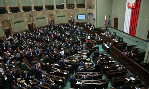 Projekt zakazu aborcji do dalszych prac