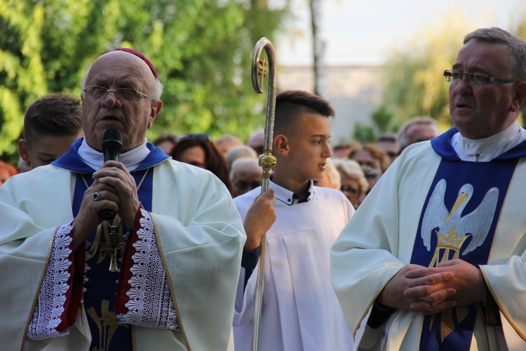 Powitanie ikony MB Częstochowskiej w Lutkówce