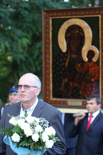 Powitanie ikony MB Częstochowskiej w Lutkówce