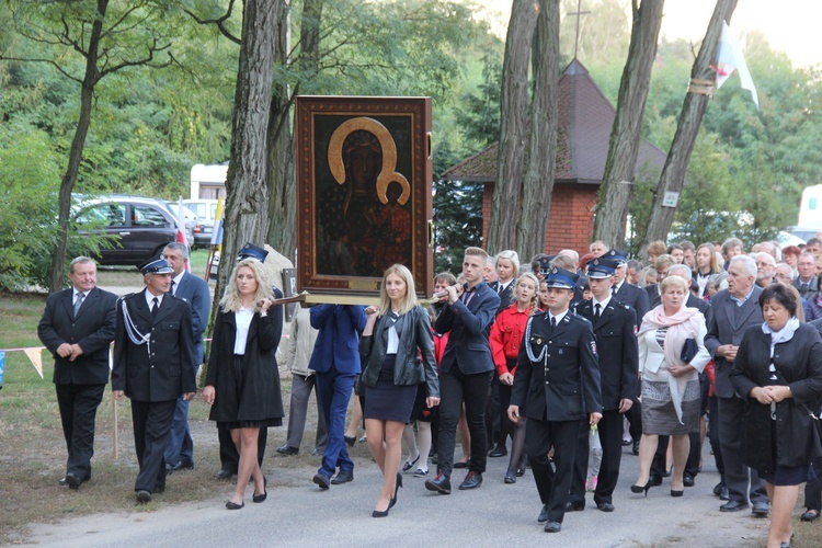 Powitanie ikony MB Częstochowskiej w Lutkówce