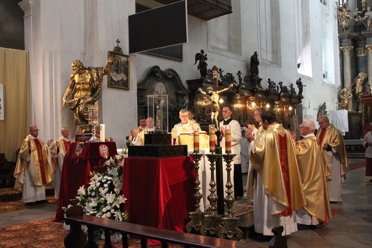 Procesja z relikwiami św. Stanisława i św. Doroty