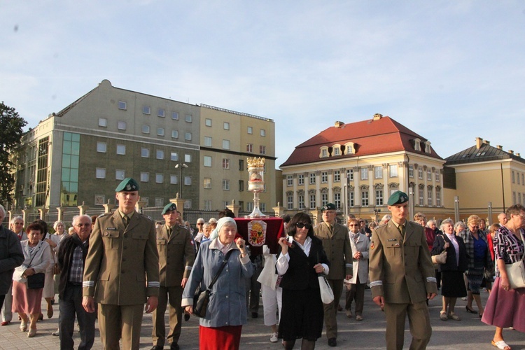 Procesja z relikwiami św. Stanisława i św. Doroty