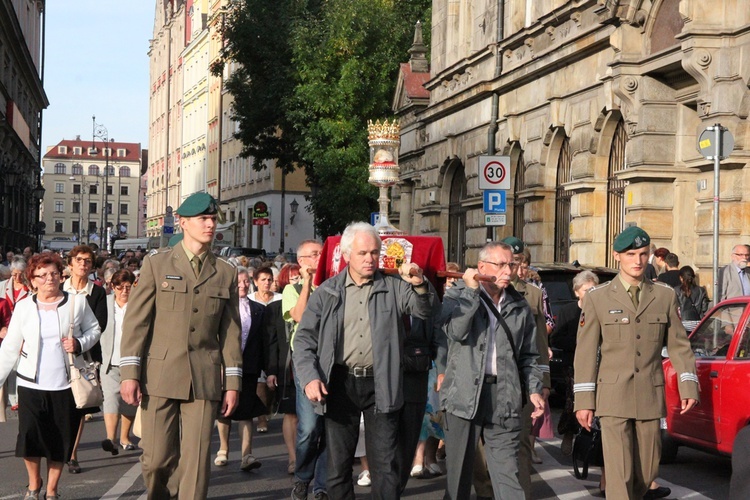 Procesja z relikwiami św. Stanisława i św. Doroty