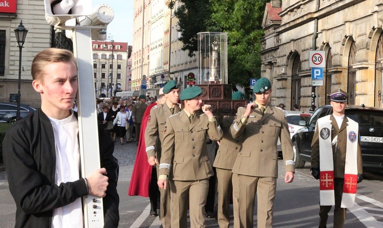 Procesja z relikwiami św. Stanisława i św. Doroty