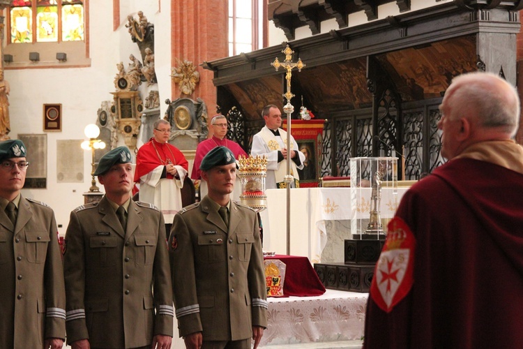 Procesja z relikwiami św. Stanisława i św. Doroty