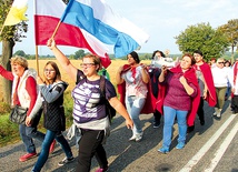 Relikwie  św. o. Maksymiliana przeniesiono w procesji z kościoła farnego w Gubinie do świątyni w Starosiedlu.