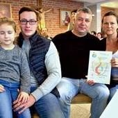 ▲	Rodzina Suchowieckich przyjęła 4 osoby do swojego domu.