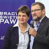 ▲	Jadwiga i Jacek Pulikowscy mają troje dzieci. Od ponad 30 lat pomagają małżeństwom przeżywającym kryzysy.