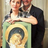 Elżbieta i Benon Wylegałowie z ikoną Maryi – ich najlepszej Przyjaciółki i Matki.