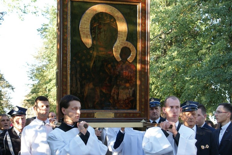 Powitanie ikony MB Częstochowskiej w Lubani