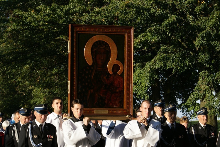 Powitanie ikony MB Częstochowskiej w Lubani