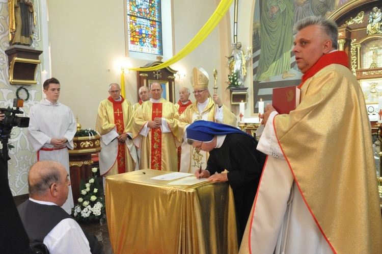 Poświęcenie kościoła w Ostrożnicy