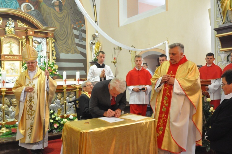 Poświęcenie kościoła w Ostrożnicy