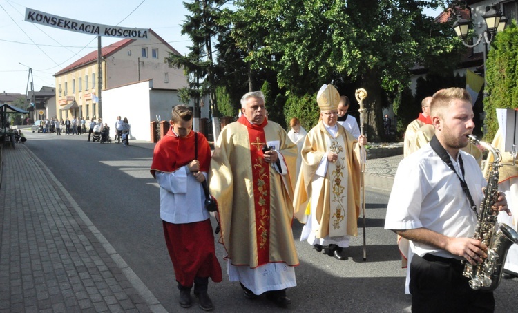 Poświęcenie kościoła w Ostrożnicy