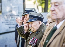 Cześć i chwała bohaterom!