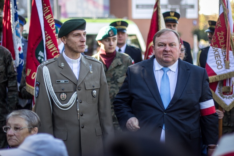 Cześć i chwała bohaterom!