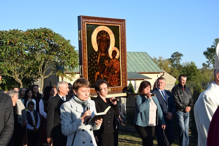 Powitanie MB Częstochowskiej w Lewinie