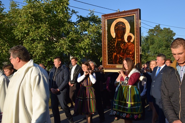 Powitanie MB Częstochowskiej w Lewinie