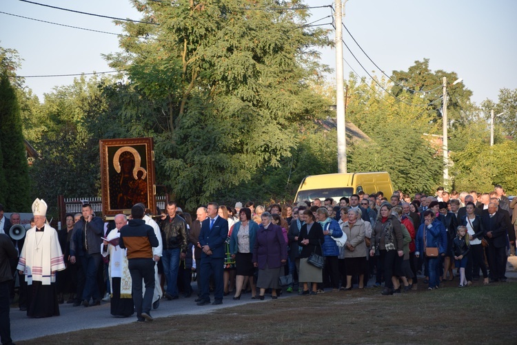 Powitanie MB Częstochowskiej w Lewinie