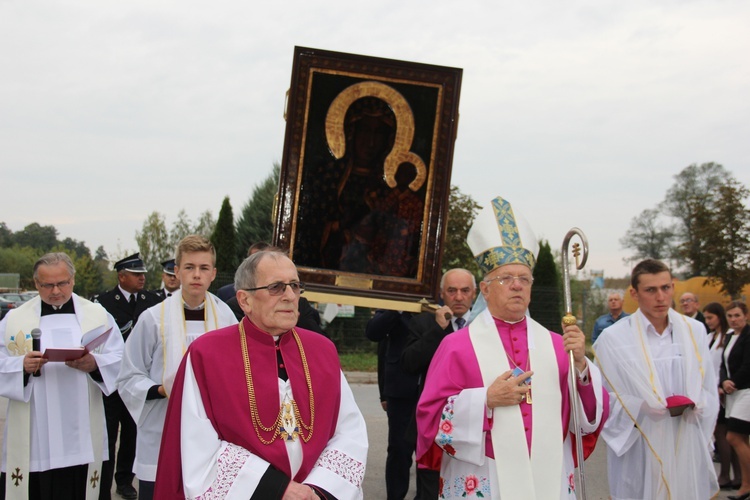 Powitanie ikony MB Częstochowskiej w Żdżarach