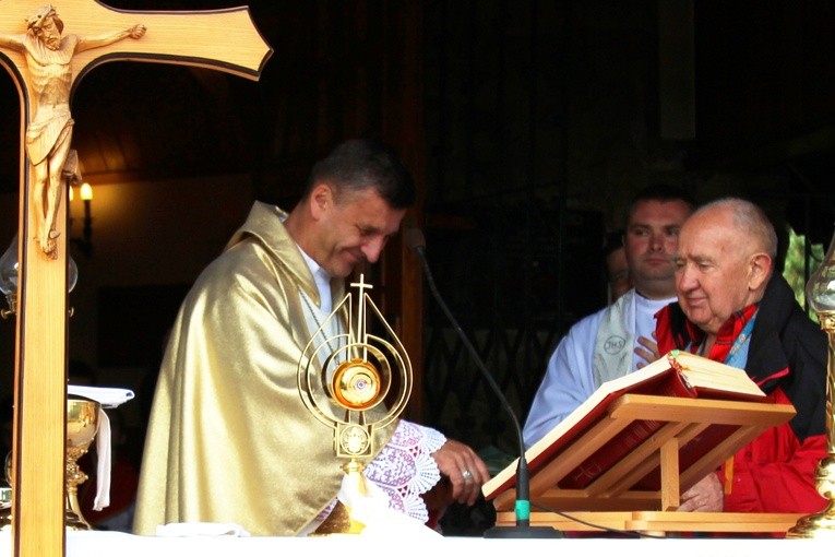 Rajd Szkół Katolickich na Groń Jana Pawła II