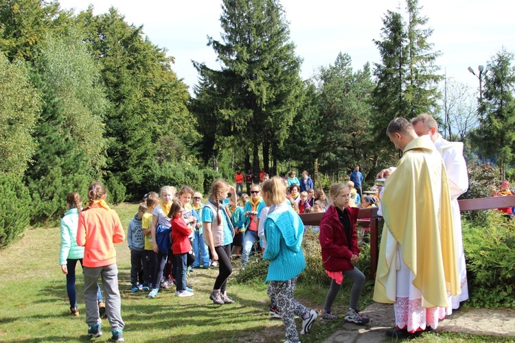 Rajd Szkół Katolickich na Groń Jana Pawła II