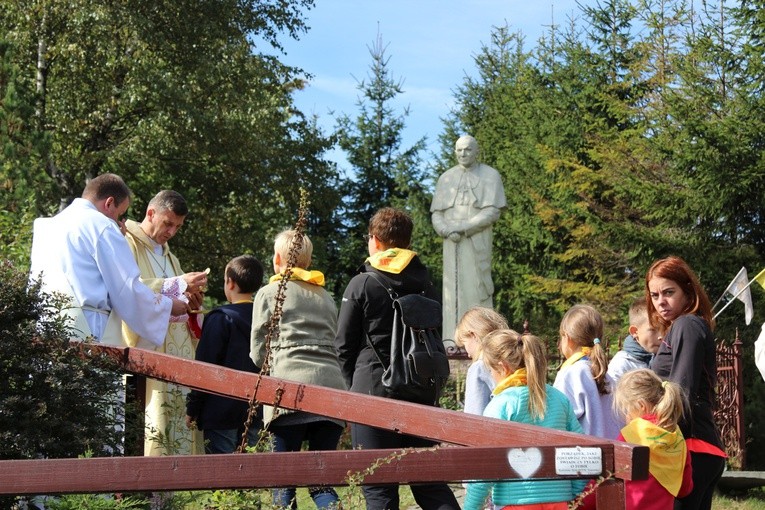 Rajd Szkół Katolickich na Groń Jana Pawła II