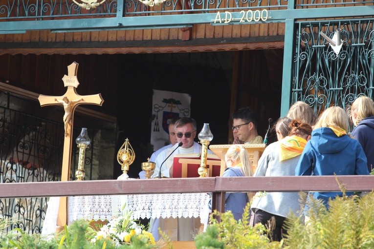 Rajd Szkół Katolickich na Groń Jana Pawła II