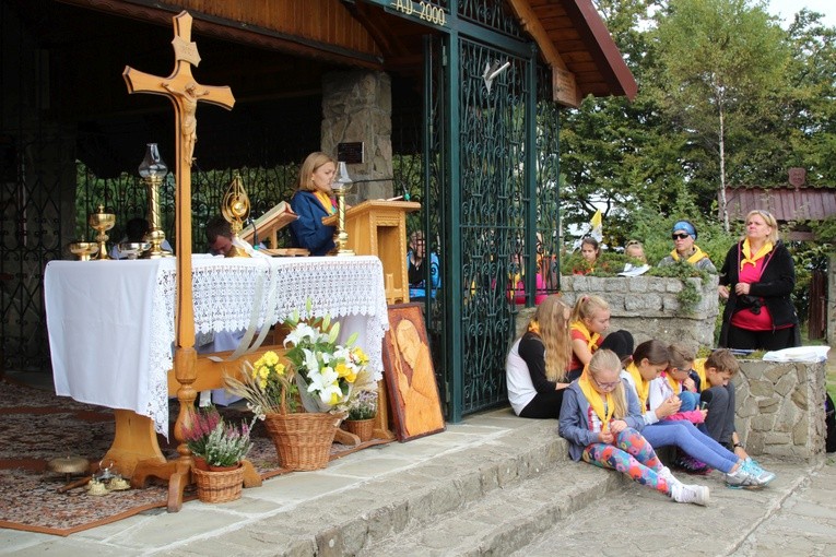 Rajd Szkół Katolickich na Groń Jana Pawła II