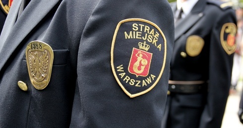 Jednym z nagrodzonych przez Caritas jest warszawska straż miejska, która udziela pomocy bezdomnym