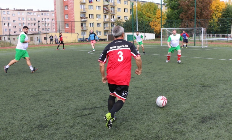 Turniej piłkarski księża vs samorządowcy