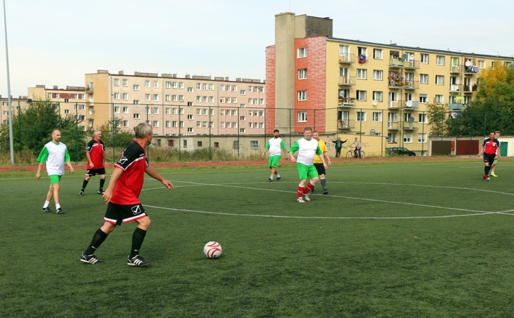 Turniej piłkarski księża vs samorządowcy