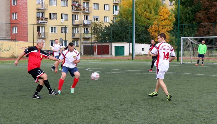 Turniej piłkarski księża vs samorządowcy