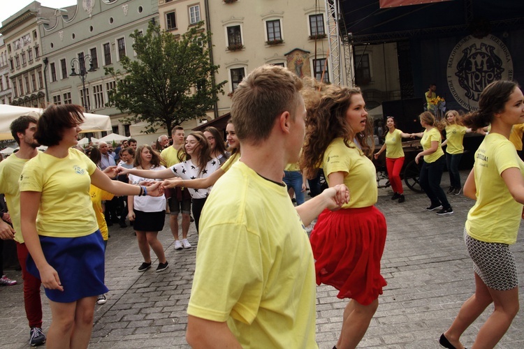 Happening Fundacji Dzieło Nowego Tysiąclecia