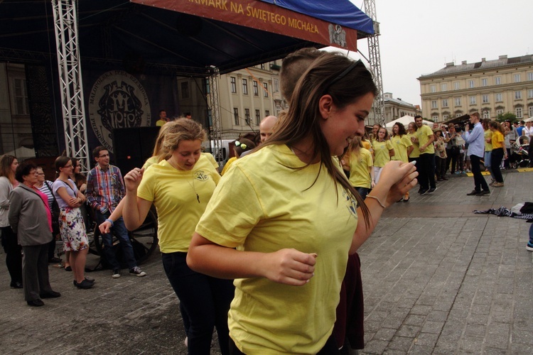 Happening Fundacji Dzieło Nowego Tysiąclecia