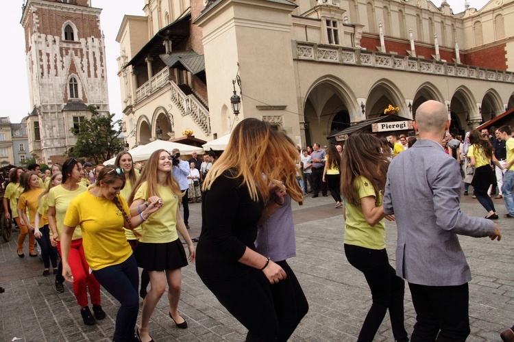 Happening Fundacji Dzieło Nowego Tysiąclecia