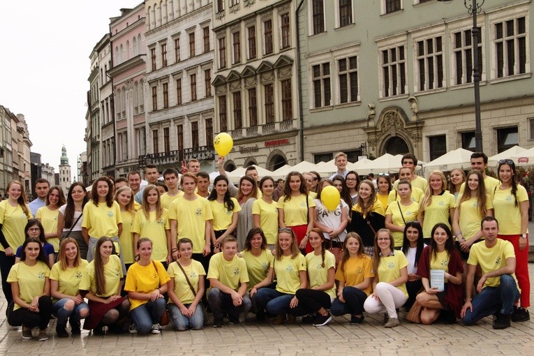 Happening Fundacji Dzieło Nowego Tysiąclecia