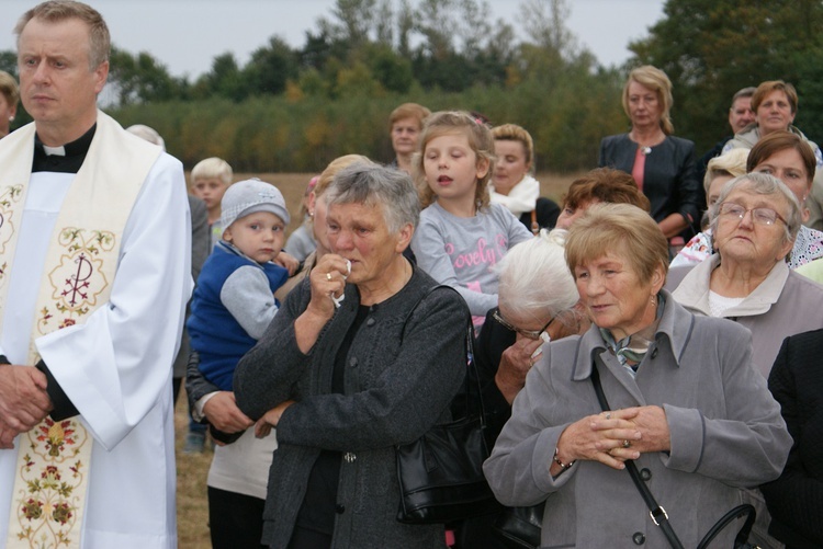 Powitanie ikony MB Częstochowskiej w parafii Sierzchowy