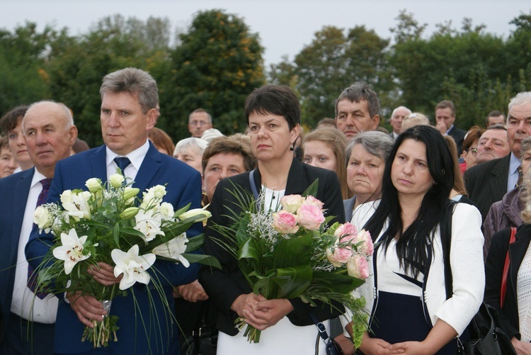 Powitanie ikony MB Częstochowskiej w parafii Sierzchowy